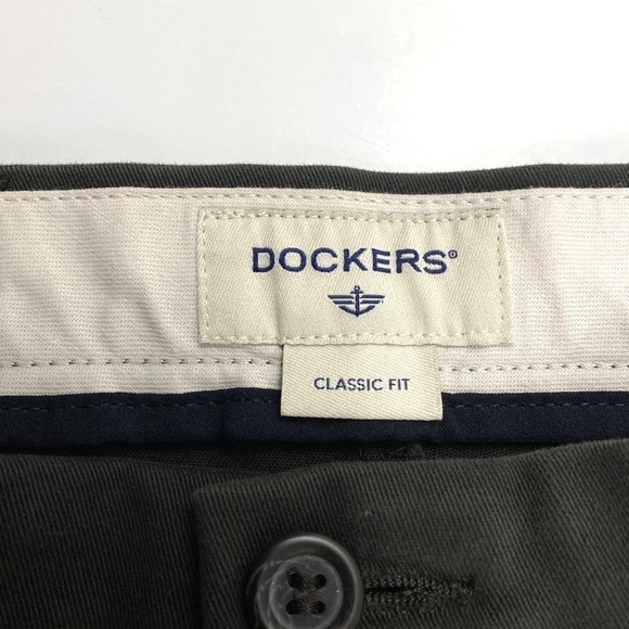 Dockers Classic Fit Men's size 36x32 Brown Chino Khaki Pants - Picture 3 of 4